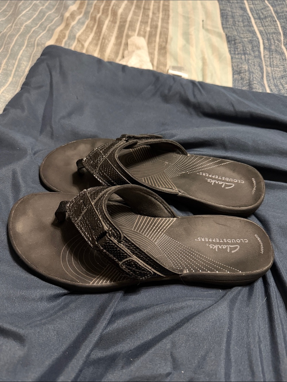 Clarks Black Women's Thong Sandals with Adjustable Strap